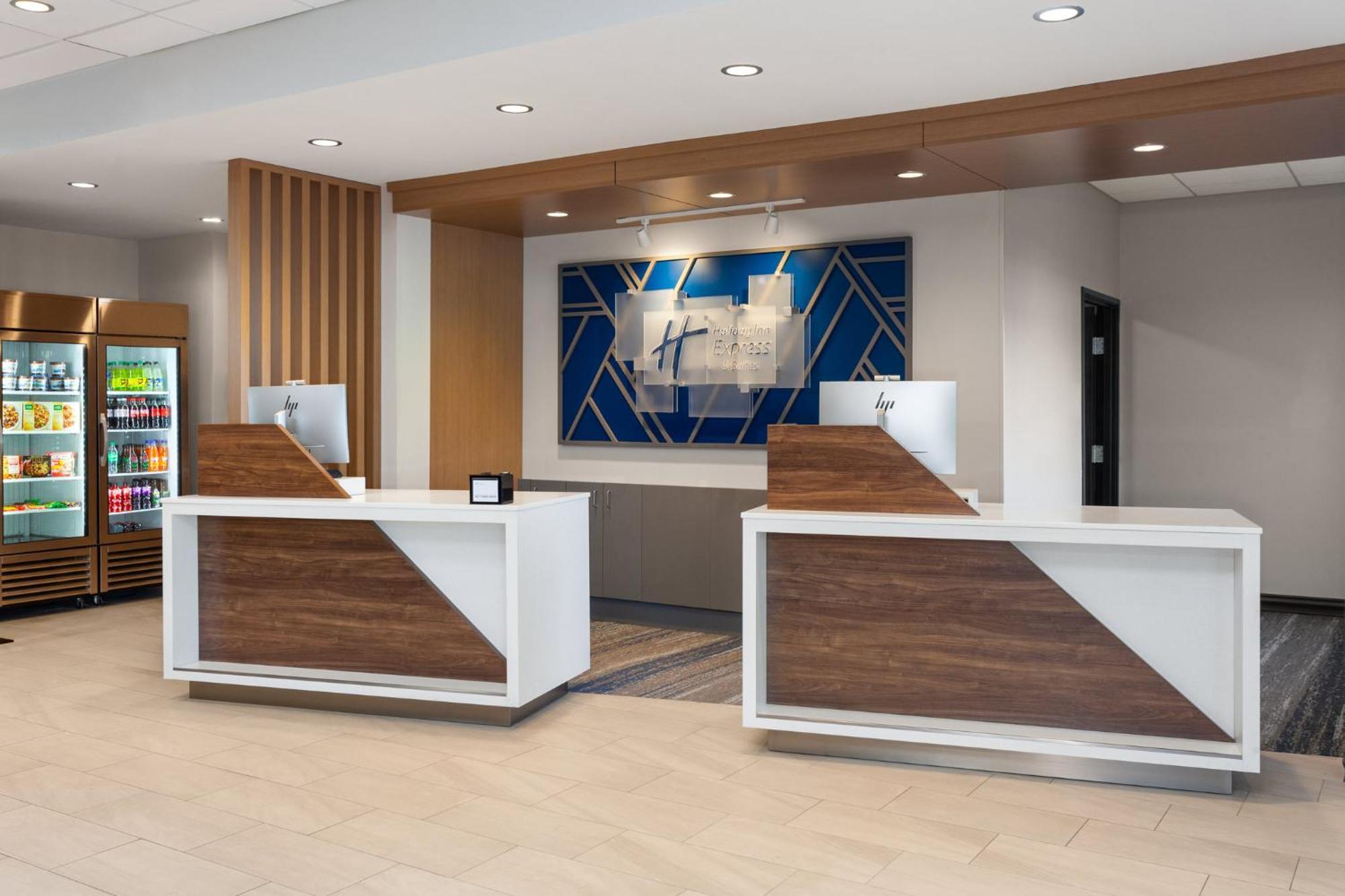Express & - Dells Area By Ihg