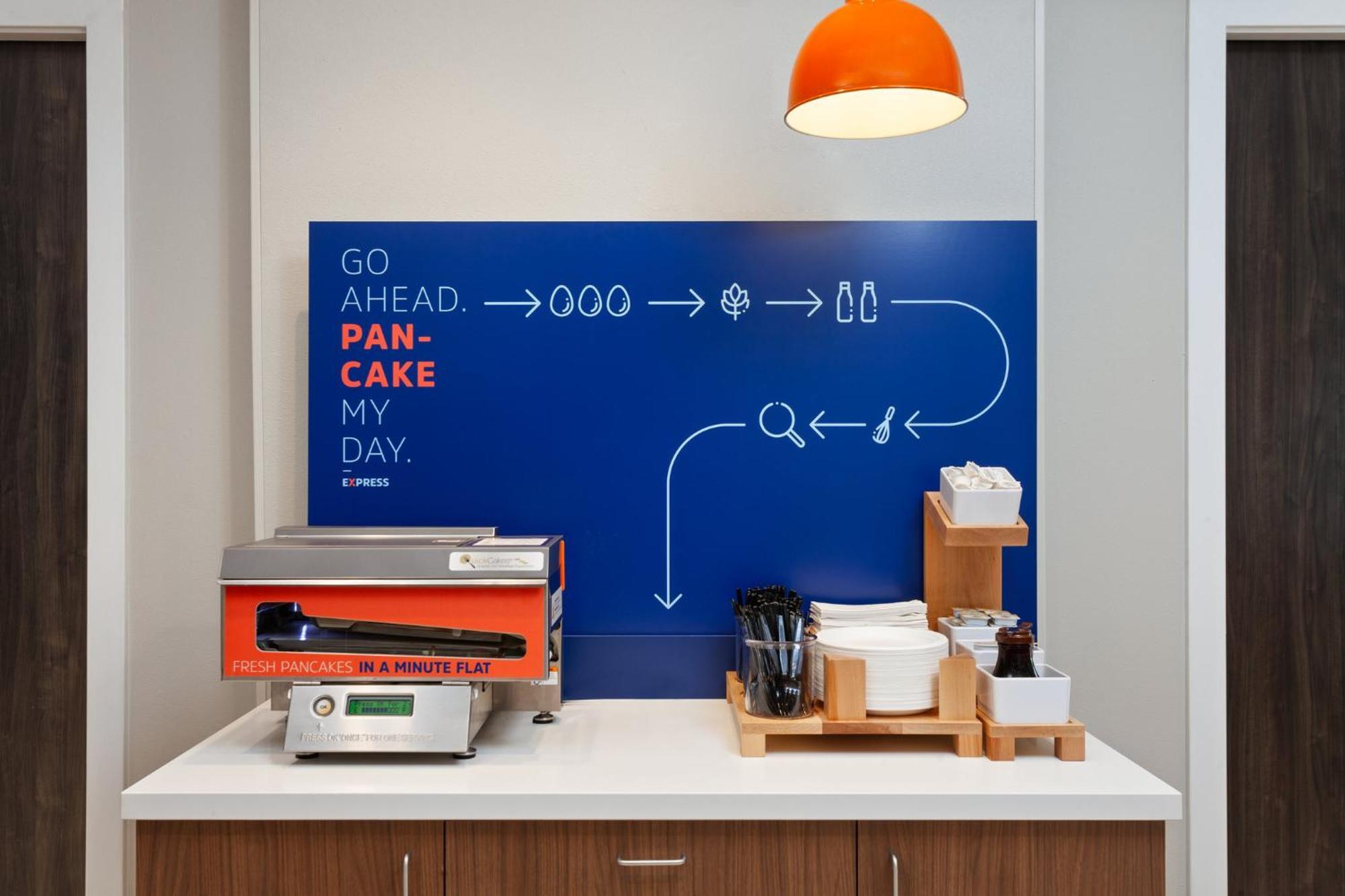 Express & - Dells Area By Ihg Hotel