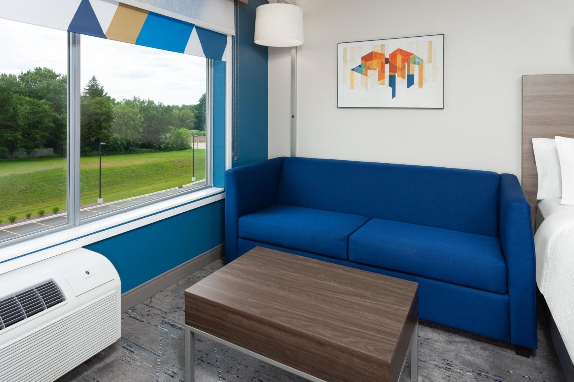 Express & - Dells Area By Ihg Hotel 3*